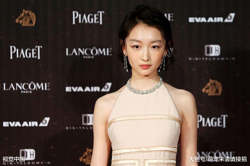 圈内“烟不离手”的6位女星, 周迅王菲上榜, 周冬雨让人想不到!