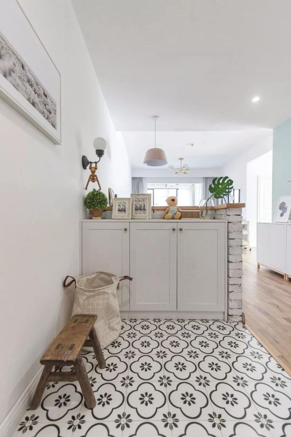 玄关铺地砖, 年轻人喜欢这样的设计方案!