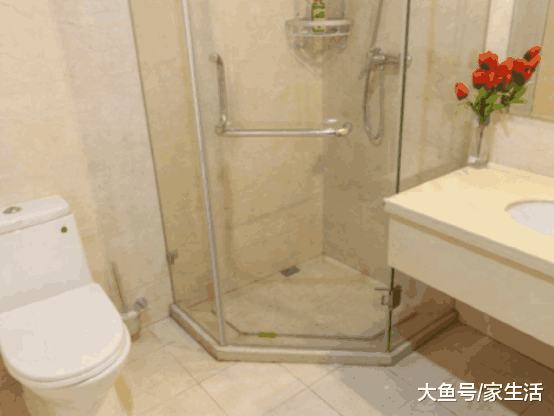 ?在马桶上面安装洗衣机, 把废水用来冲厕所, 晒上小区群炸开锅