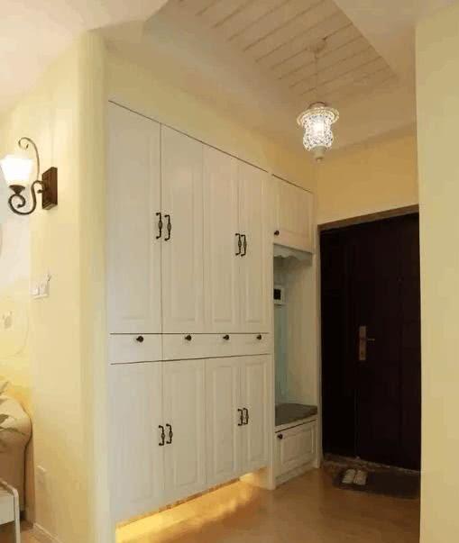 如果你家玄关也是长廊型的, 那建议这样设计, 时尚大气还实用!