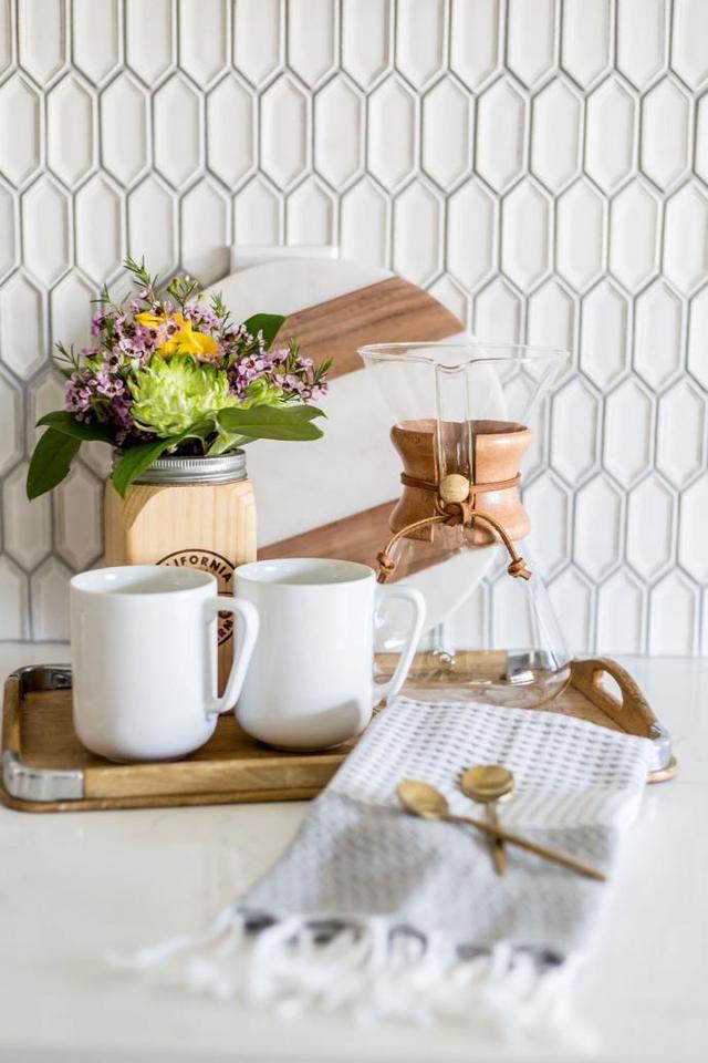 小夫妻爆改8平米老厨房, 太聪明了! 看起来跟80平样, 变大又实用