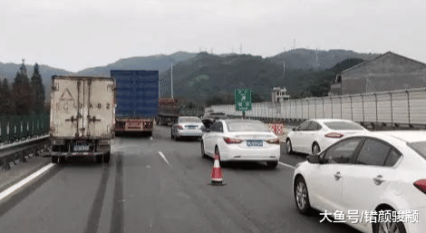 高速上错过了出口不要倒车, 交警教你一个好办法, 不仅合法还安全