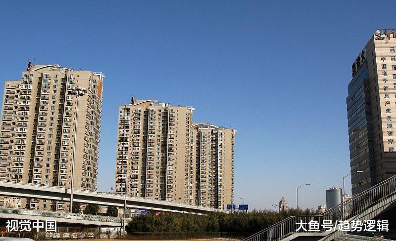 县城青年的非典型现状: 有车有房有工作, 全家负债还月供