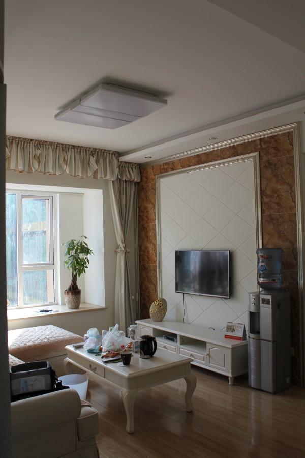 朋友97平小三房, 花10万简单装修效果好, 电视墙美观又时尚