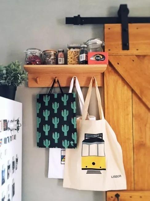 碍眼的电表箱丑哭? 咸阳江水平教你6种方法拯救你家的墙面