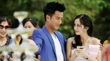 他将杨幂亲手捧红, 杨幂离婚他发文33字, 字字有深意