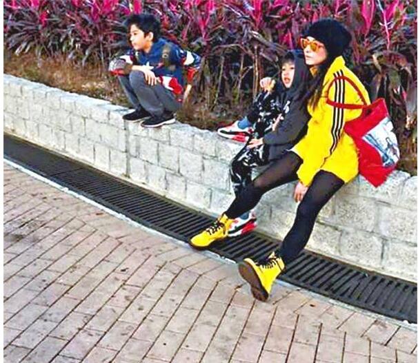 张柏芝大儿子后天偶遇张柏芝, 小动作获赞, 王菲却装作视而不见