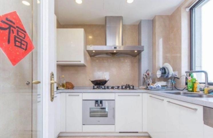 客厅没有阳台, 买之前各种老婆被埋怨, 看到装修后不说话了!