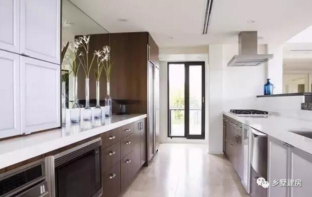 农村别墅装修时, 这几个地方千万不要放镜子, 快看看你家中招没?