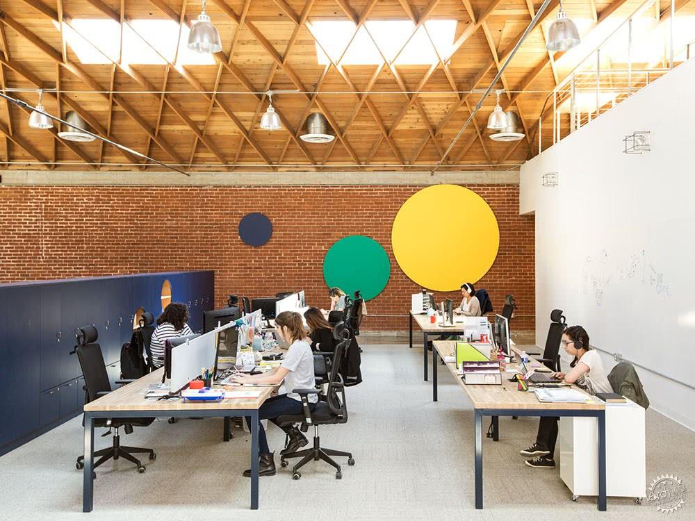 工业建筑摇身一变, 便是色彩斑斓的儿童场所