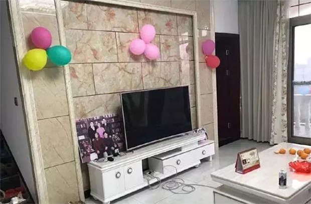 和闺蜜同时建别墅, 同样65W建两层, 她嘲笑我别墅外形土掉渣, 我嘲笑她家徒四壁