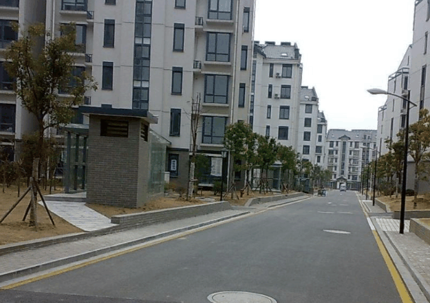 这崩盘后, 几十万套空房无人居住, 未来或在一些城市或上演