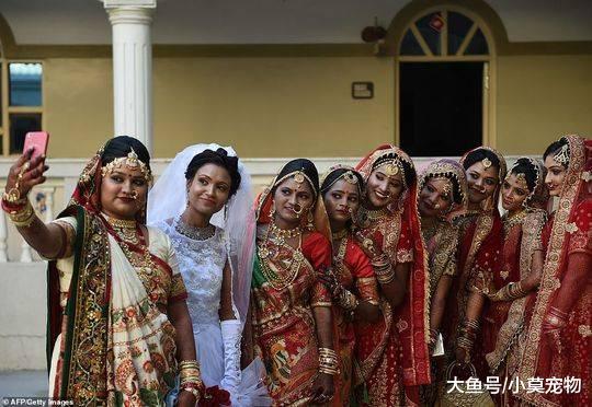 印度钻石大亨一次嫁掉261个“女儿” 还送每人20万黄金嫁妆