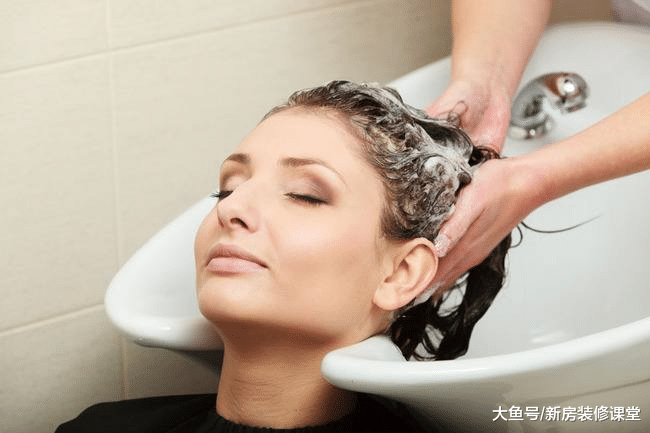 冬天坐月子究竟怎么洗澡! 妇产科医生说做好这4点才能保证健康!