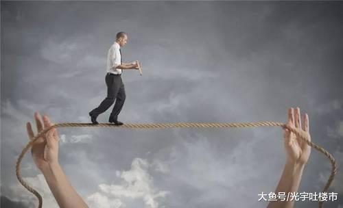 炒房者与开发商抢时间卖房, 专家: 如不能挺3年, 这些房子趁早卖