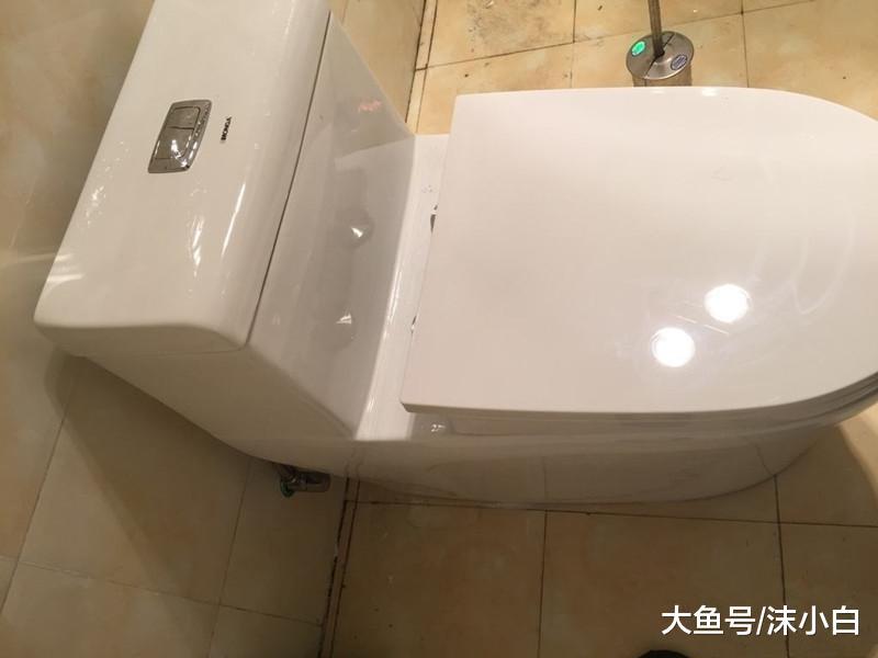 专家透露马桶越节水越是浪费水, 我吓得一愣, 看完终于明白了!