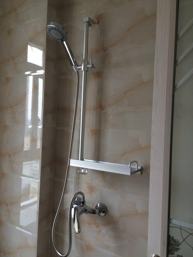 基装已经完工, 坐等家具入场, 老丈人最喜欢阳台开阔的视野