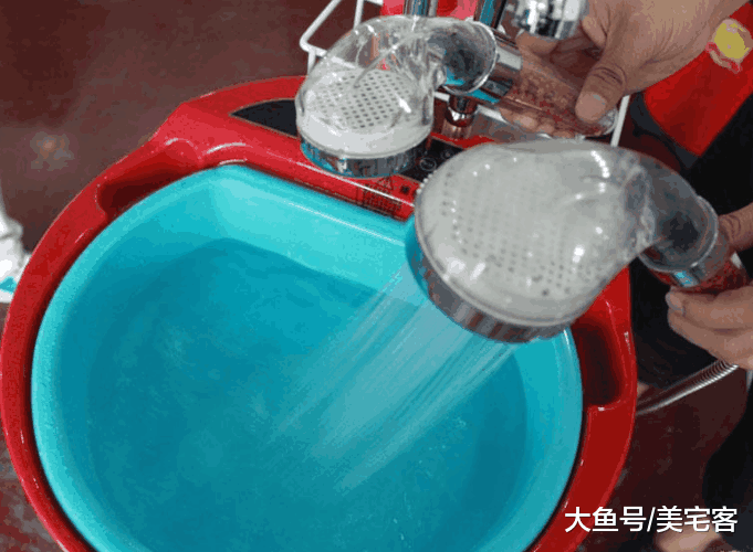 如今不必装热水器了! 试试这种移动洗澡机, 走哪儿用哪儿, 太方便了