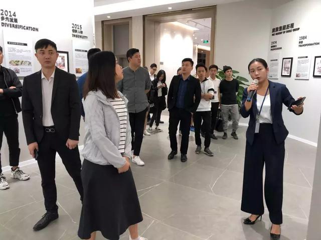 NEWS | 佛山南国鼎峰装饰公司设计师团队参观鹰牌2086新展厅