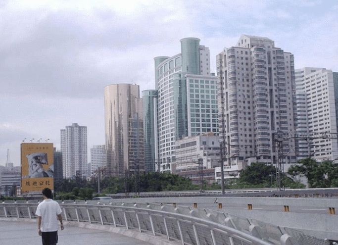 买千万房子却挤2块公交, 还30年房贷! 你还期待房价翻番?