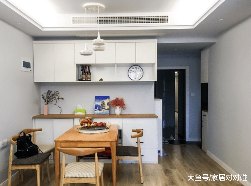 媳妇硬把主卧窗台“加宽”1m, 厕所装“双马桶”, 完工后我懵了!