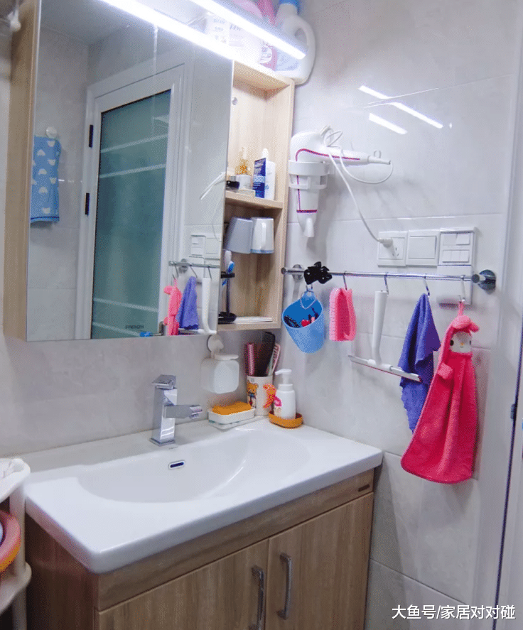 聪明媳妇, 给沙发背后“打矮柜”, 挤出小书房! 聪明极了, 晒晒