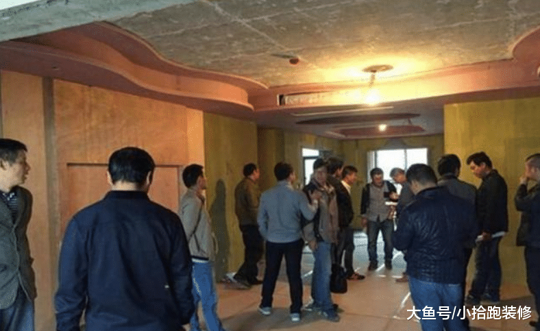 只是吊顶造型特别一点, 师傅就带很多人来看, 对此头都大了