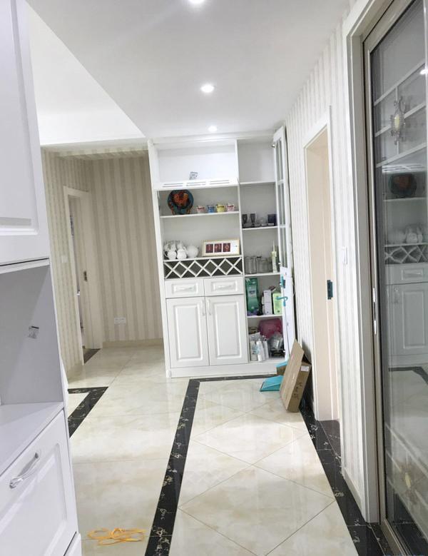 毛坯房装修花了23万, 全屋定制的柜子都是白色, 家婆说太难看了