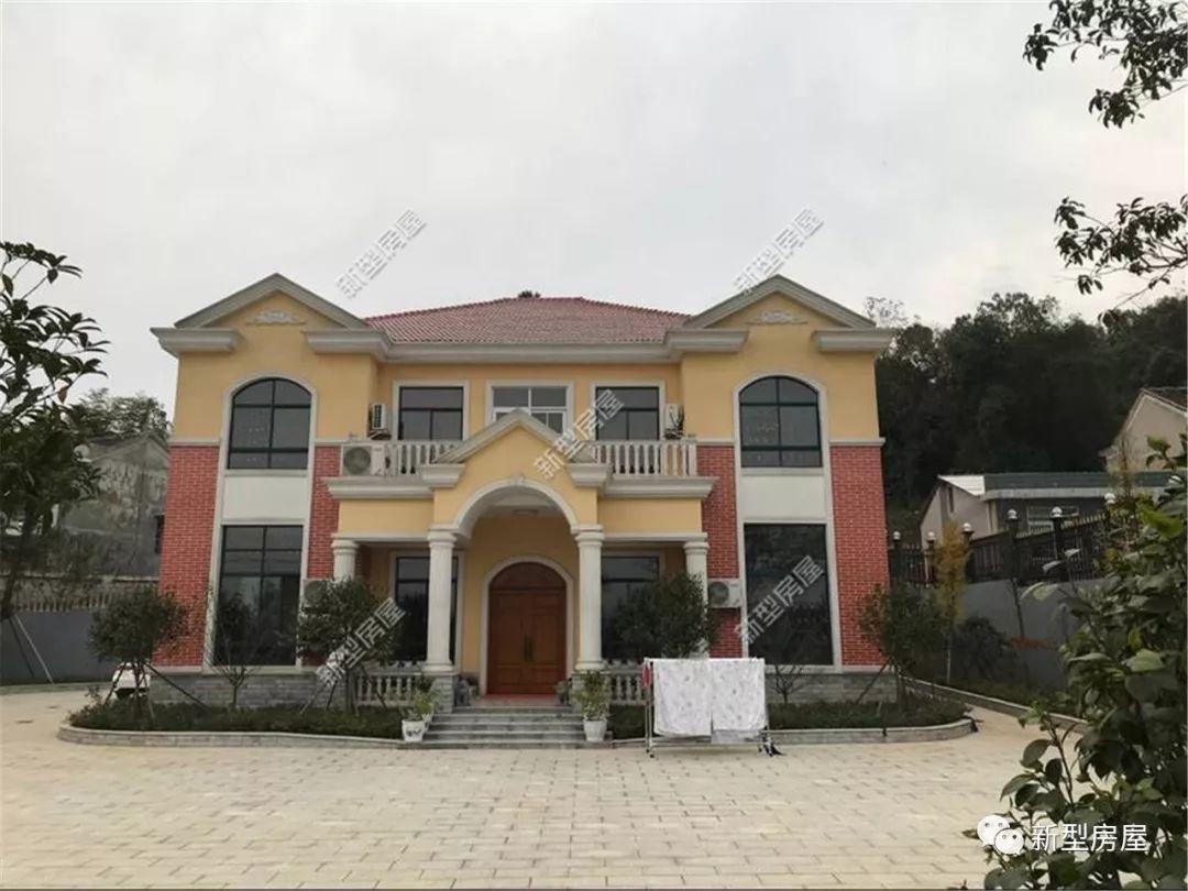 如果你有50万, 你会选择回农村盖别墅还是在城里买房付首付呢?