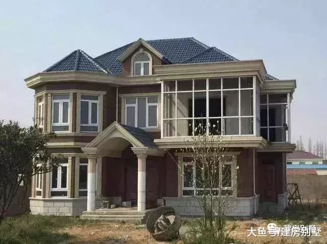 新农村发展好, 看到这10栋别墅就知道了, 比城里生活都安逸