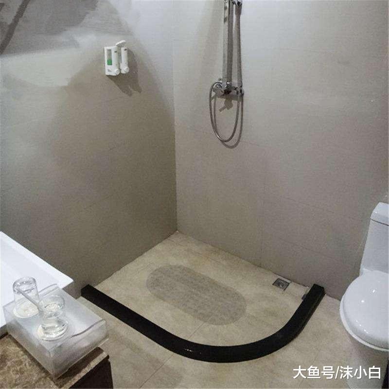 卫生间装修, 老婆把蹲坑圈进淋浴房, 我立马盖上盖子! 不堵下水快