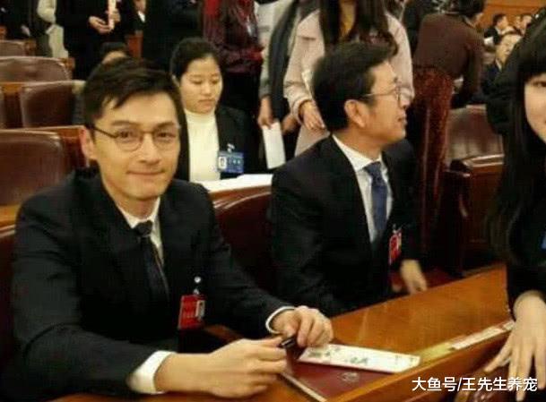 人民大会堂中的明星, 不准化妆纯素颜, 成龙憔悴让人心疼!