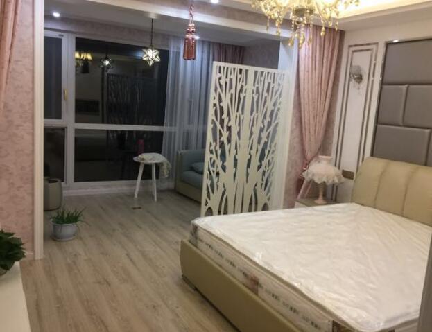 买了一套复式新房, 闺蜜看了都想住下来, 我却进卧室哭了