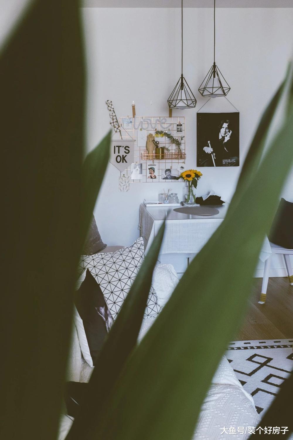 68㎡小两居, 改下桌子和墙面, 就多出一个独立餐厅!