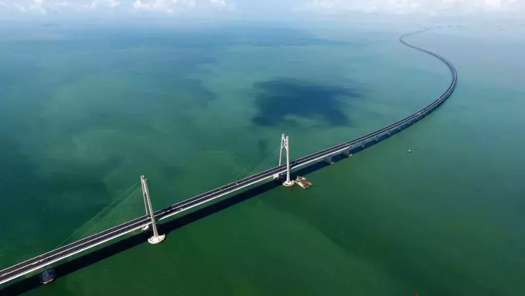 震撼! 直击港珠澳大桥通车, 万亿红利的机遇来了!