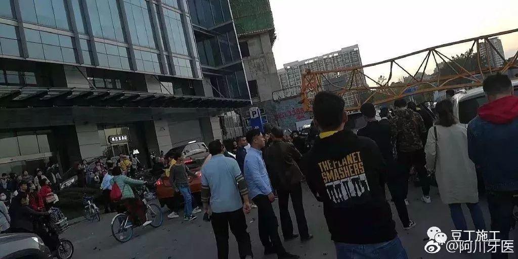 这个地方连续发生2起塔吊倒塌事故, 为何如此频发?