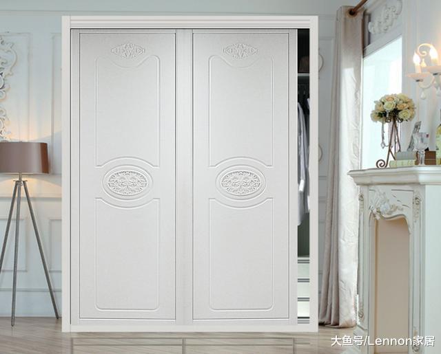 衣柜别装这种门, 既不实用又占地方, 难怪有钱人家里从不装