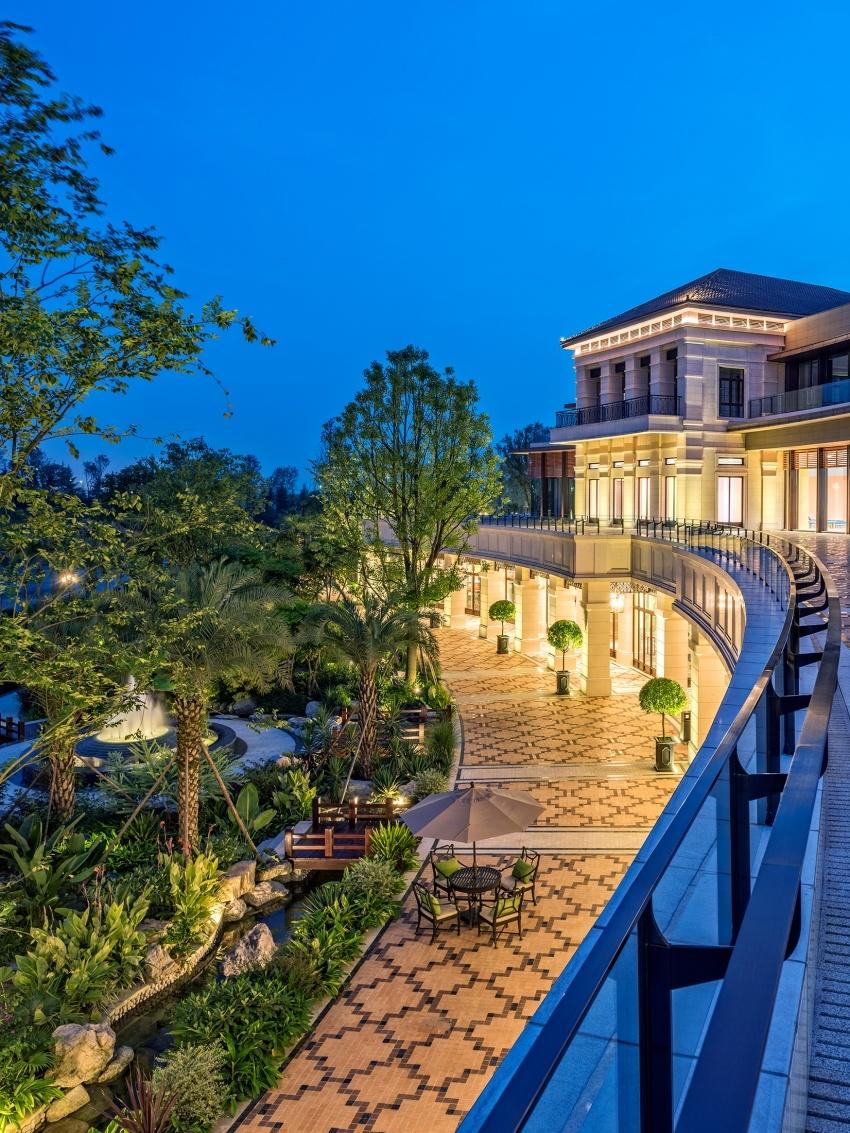 探索无尽未来丨蔚蓝卡地亚牵手安达仕酒店天府新区再造新地标