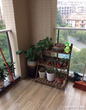 不听劝把全屋贴满了瓷砖, 回南天差点哭晕, 这是装修时的样子