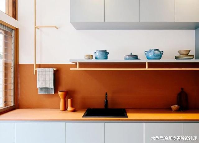 现在厨卫不流行贴瓷砖了, 只刷乳胶漆就让人眼前一亮, 效果好很多!