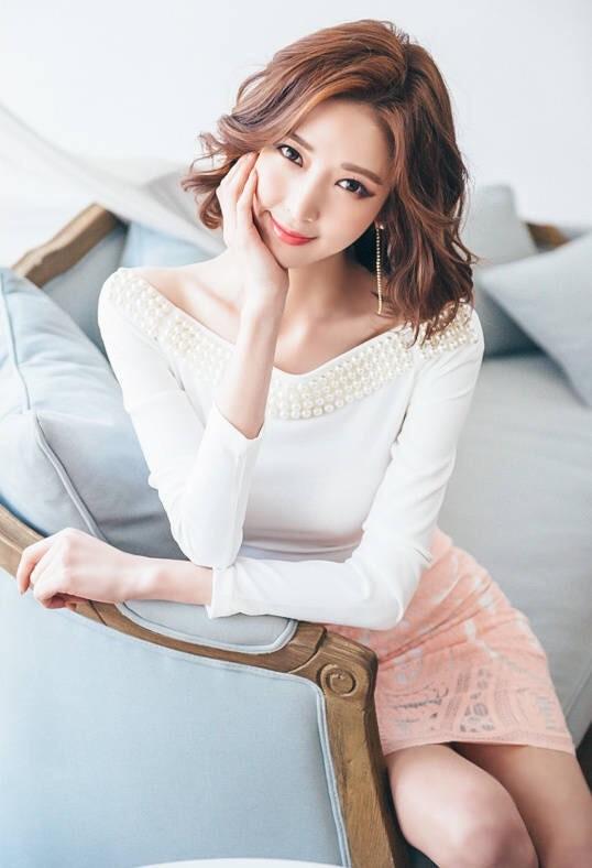 清新靓丽的小姐姐, 时髦搭配尽显女人味, 优雅又妩媚!