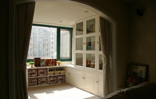 60平小家住进一家四口, 阳台榻榻米能当一间房, 日子过得有滋有味