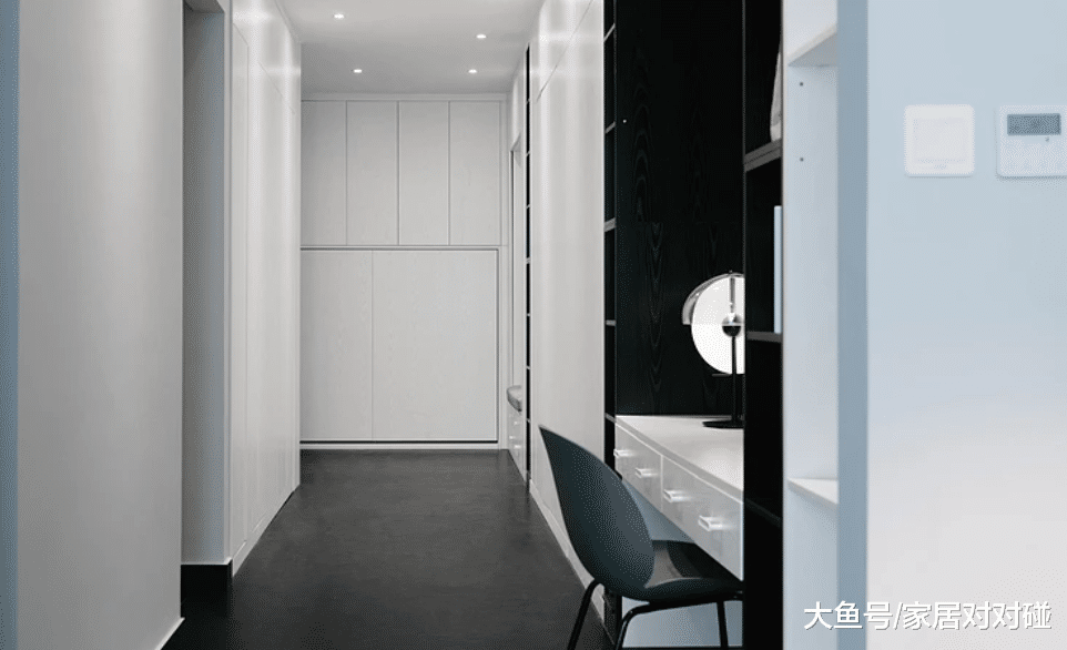 60㎡小窝, 玄关能当“次卧”, 实用极了! 客厅最舒适, 晒晒全屋!