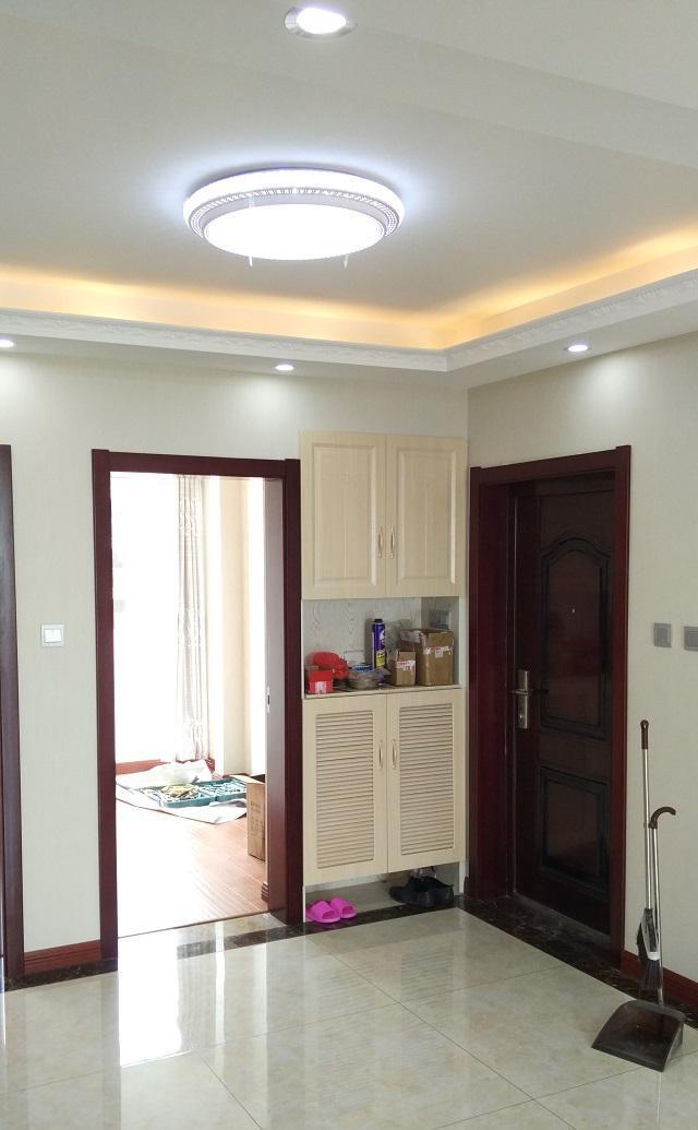 邻居家新房装修才花了12万, 头一次见鞋柜装到墙里面的