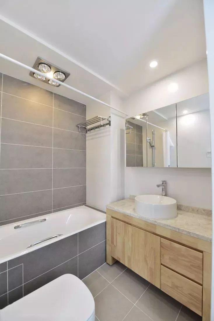 卫生间的毛巾往哪挂?