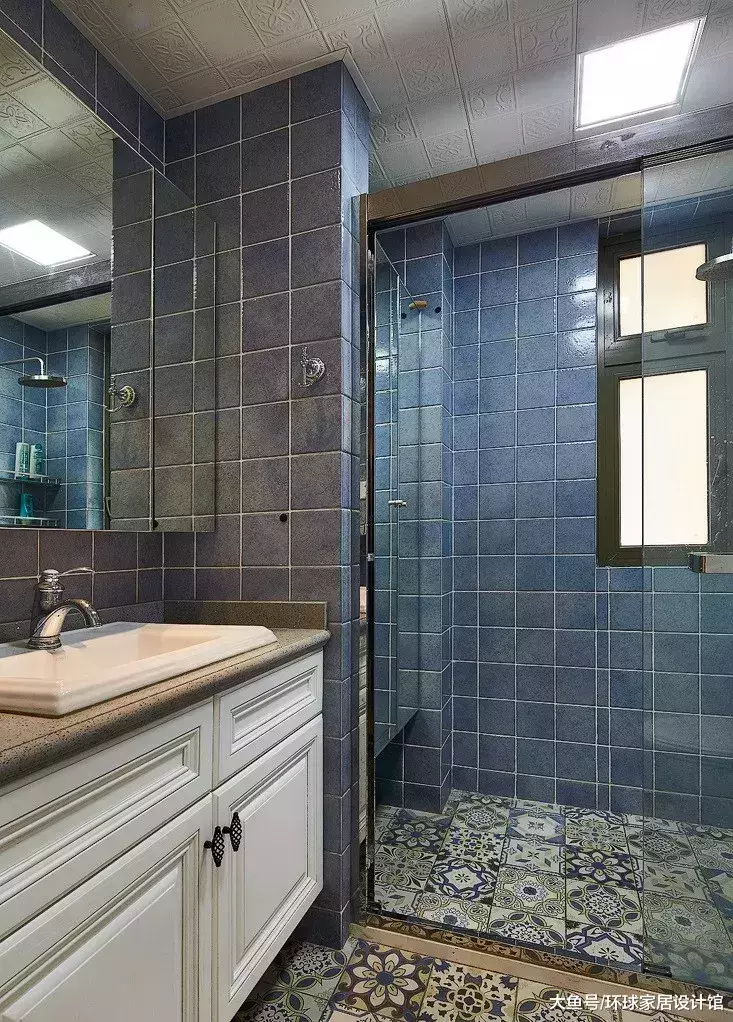 你家还买成品电视柜? 早落伍了, 看看别人家怎么装吧!