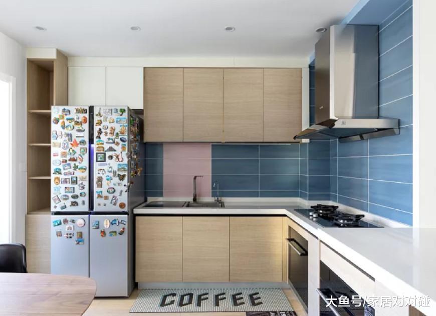 老公坚持客厅屋顶“铺地板”, 个性极了! 阳台垫高更实用, 晒晒!