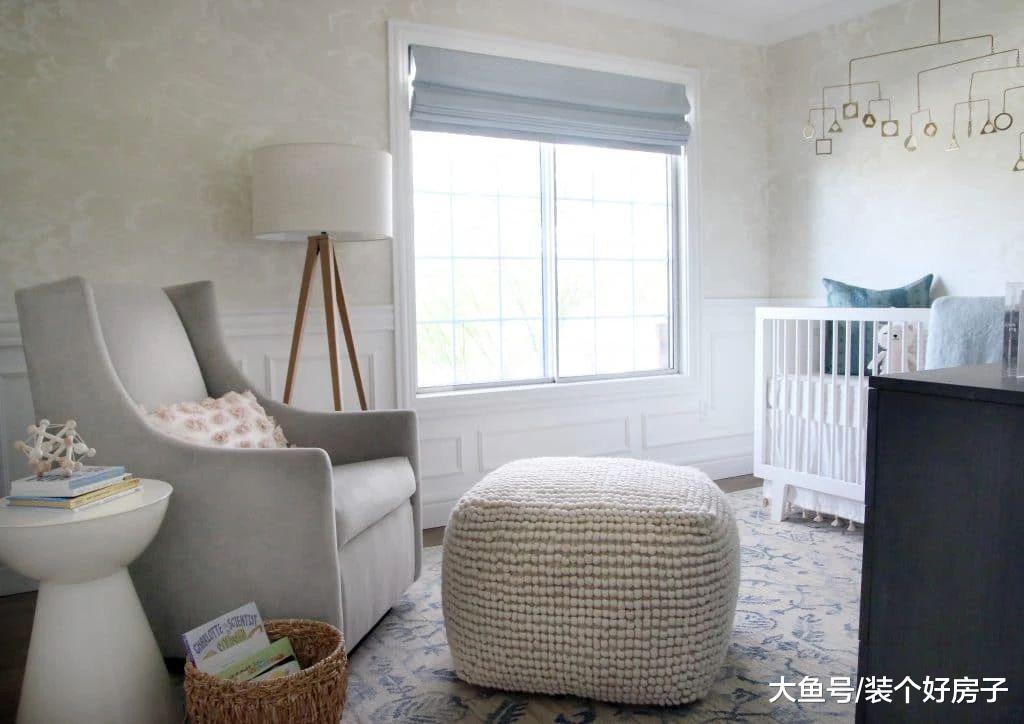 他为妻子和三个女儿, 打造了一个坐拥无敌湖景和十个房间的豪宅!