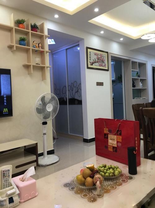 新房入住两年, 越住越舒服, 喜欢餐厅的转角酒柜
