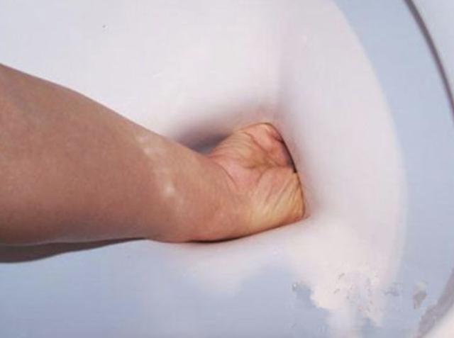 选择什么样马桶适合? 首席安装师傅吐槽: 各类高富帅、屌丝马桶利弊